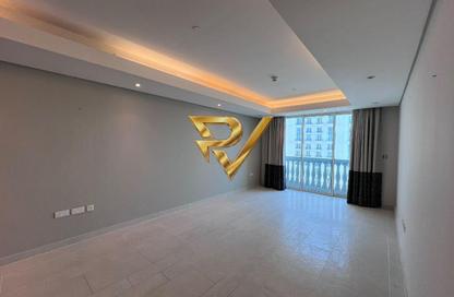 Apartment - 3 - 3 for rent in Tower 21 - Viva Bahriyah - The Pearl Island - Doha