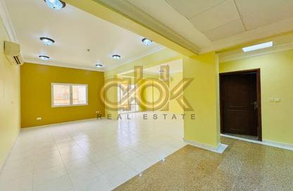 Apartment - 2 Bedrooms - 2 Bathrooms for rent in Al Mansoura - Al Mansoura - Doha