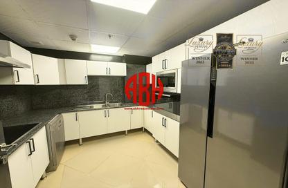 Apartment - 3 Bedrooms - 4 Bathrooms for rent in West Bay Tower - West Bay - West Bay - Doha