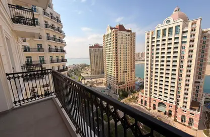 Apartment - 2 Bedrooms - 4 Bathrooms for rent in Floresta Gardens - Floresta Gardens - The Pearl Island - Doha