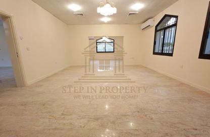 Villa - 4 Bedrooms - 6 Bathrooms for rent in Salata Villas - Salata - Doha