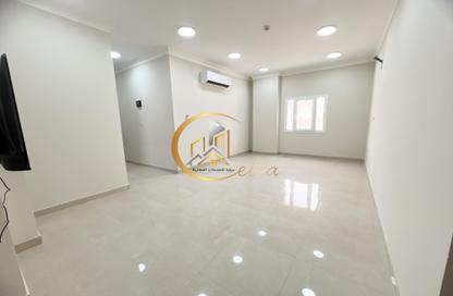Apartment - 2 Bedrooms - 3 Bathrooms for rent in Al Nasr Street - Al Nasr - Doha