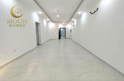 Apartment - 2 - 3 for rent in Umm Ghuwailina 4 - Umm Ghuwailina - Doha