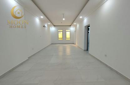 Apartment - 2 - 3 for rent in Umm Ghuwailina 4 - Umm Ghuwailina - Doha
