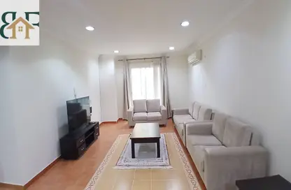 Apartment - 2 Bedrooms - 2 Bathrooms for rent in Al Khayareen Tower - Old Salata - Salata - Doha