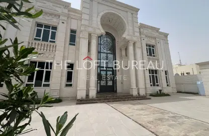 فيلا - 8 غرف نوم - 8 حمامات للبيع في شارع المرخية - المرخية - الدوحة