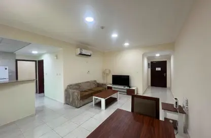 Apartment - 1 Bedroom - 1 Bathroom for rent in Umm Ghwailina Comm - Umm Ghuwalina - Umm Ghuwailina - Doha