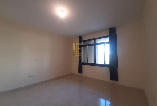 1005826 - Property Image 2