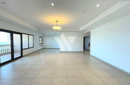 Apartment - 2 Bedrooms - 3 Bathrooms for rent in East Porto Drive - Porto Arabia - The Pearl Island - Doha