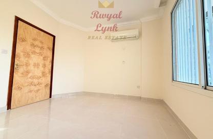 Apartment - 2 Bedrooms - 1 Bathroom for rent in Al Sadd Road - Al Sadd - Doha
