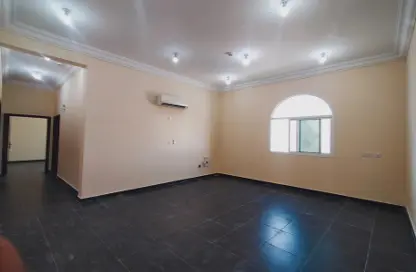 Apartment - 2 Bedrooms - 2 Bathrooms for rent in Fereej Kulaib - Doha