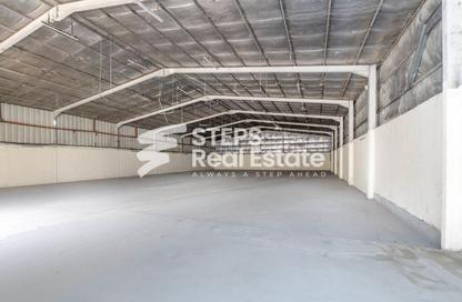 Warehouse - Studio - 4 Bathrooms for rent in Industrial Area 4 - Industrial Area - Industrial Area - Doha
