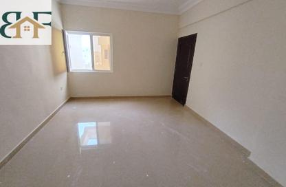 Apartment - 2 Bedrooms - 2 Bathrooms for rent in Bin Omran - Fereej Bin Omran - Doha