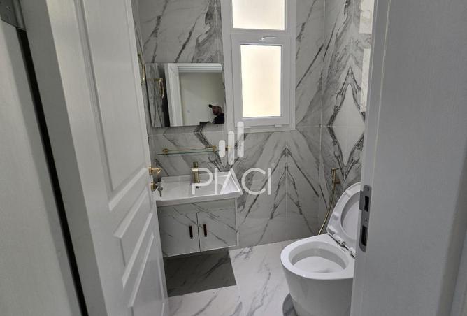 57030775 - Property Image 2