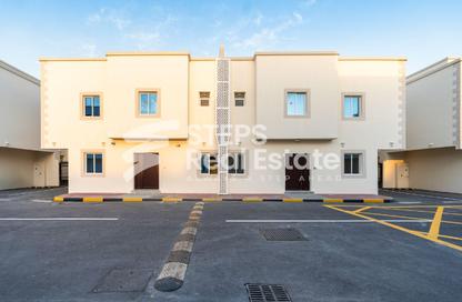 Villa - 6 Bedrooms - 6 Bathrooms for rent in Al Kheesa - Al Kheesa - Umm Salal Mohammed