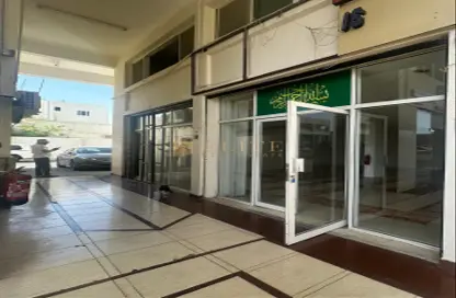 محل تجاري - استوديو - 2 حمامات للايجار في شارع عمار بن ياسر - العزيزية - الدوحة