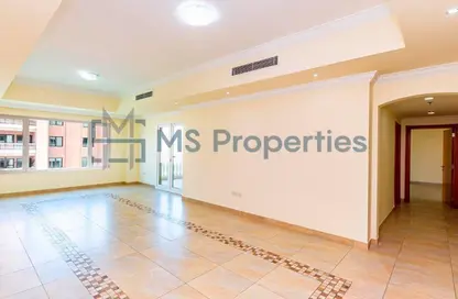 Apartment - 2 Bedrooms - 3 Bathrooms for rent in West Porto Drive - Porto Arabia - The Pearl Island - Doha