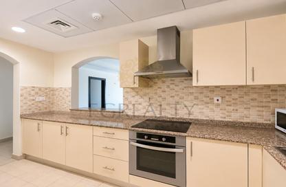 Apartment - 1 Bedroom - 2 Bathrooms for rent in West Porto Drive - Porto Arabia - The Pearl Island - Doha