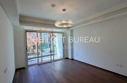 Apartment - 2 Bedrooms - 3 Bathrooms for sale in Crystal Residence - Gewan Island - The Pearl Island - Doha