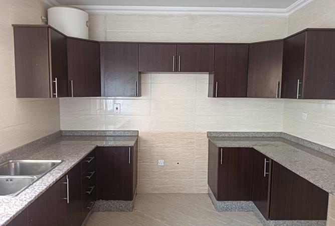 975353 - Property Image 3