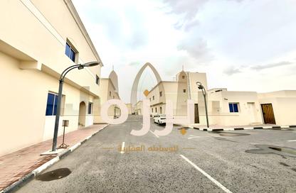 مجمع سكني - 6 غرف نوم - 4 حمامات للايجار في عين خالد - الدوحة