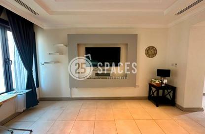 Apartment - 1 Bedroom - 2 Bathrooms for rent in West Porto Drive - Porto Arabia - The Pearl Island - Doha