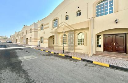 مجمع سكني - 5 غرف نوم - 4 حمامات للايجار في فلل عين خالد - عين خالد - الدوحة