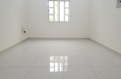 Apartment - 3 Bedrooms - 2 Bathrooms for rent in Bin Omran 35 - Fereej Bin Omran - Doha