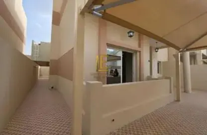Villa - 5 Bedrooms - 4 Bathrooms for rent in Ain Khaled Villas - Ain Khaled - Doha