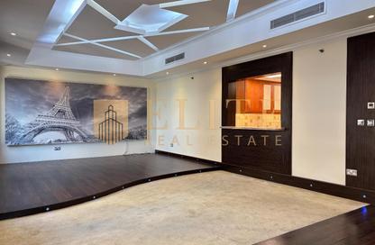 Apartment - 4 Bedrooms - 4 Bathrooms for rent in Porto Arabia Townhouses - Porto Arabia - The Pearl Island - Doha