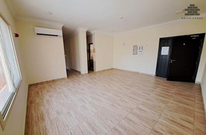 Apartment - 2 Bedrooms - 3 Bathrooms for rent in Al Sadd Road - Al Sadd - Doha