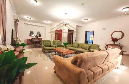 مجمع سكني - 5 غرف نوم - 5 حمامات للايجار في شارع  بو هامو - أبو هامور - الدوحة