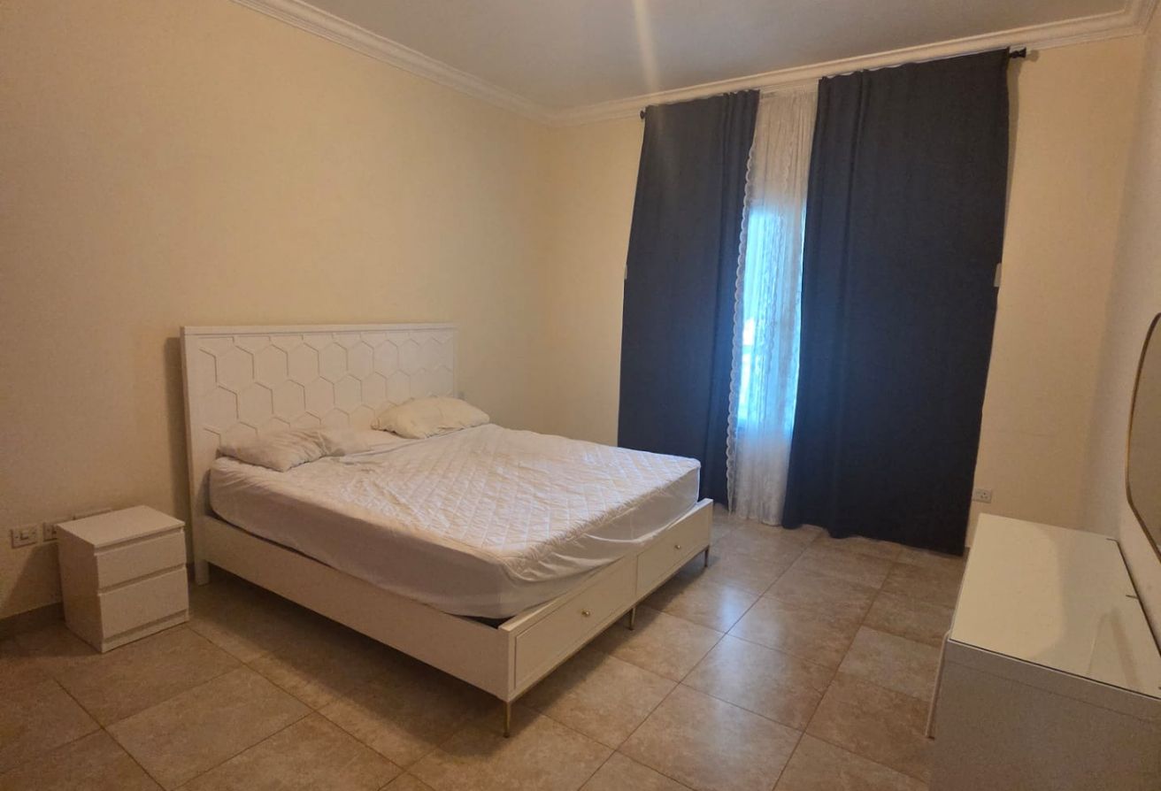 1bhk fully furnished only in 7000 excluding bills. thumbnail 2