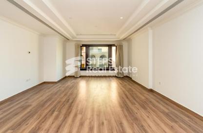 Apartment - 1 Bedroom - 2 Bathrooms for rent in West Porto Drive - Porto Arabia - The Pearl Island - Doha