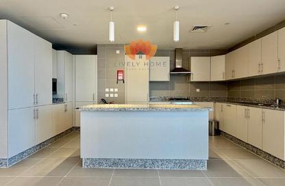 Apartment - 2 Bedrooms - 3 Bathrooms for rent in Marina Tower 02 - Marina District - Lusail
