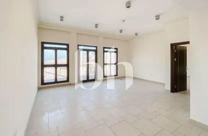 Apartment - 1 Bedroom - 2 Bathrooms for rent in Carnaval - Qanat Quartier - The Pearl Island - Doha