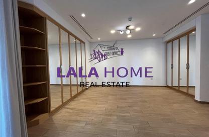 Apartment - 2 Bedrooms - 3 Bathrooms for rent in Floresta Gardens - Floresta Gardens - The Pearl Island - Doha