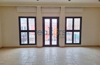 Apartment - 2 Bedrooms - 3 Bathrooms for rent in Teatro - Qanat Quartier - The Pearl Island - Doha