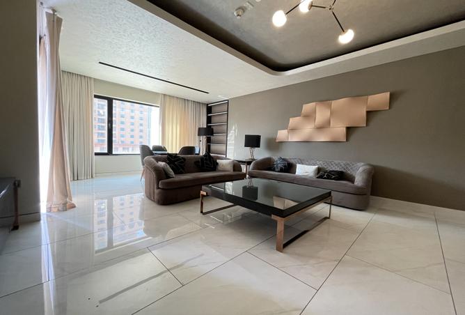 985577 - Property Image 3