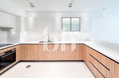 Apartment - 1 - 2 for sale in Crystal Residence - Gewan Island - The Pearl Island - Doha