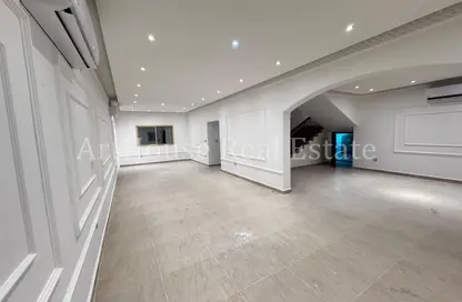 فيلا - 3 غرف نوم - 4 حمامات للايجار في الوعب - الوعب - الدوحة