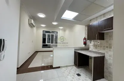 Apartment - 2 Bedrooms - 2 Bathrooms for rent in Al Mansoura - Al Mansoura - Doha