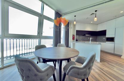 Penthouse - 2 Bedrooms - 4 Bathrooms for rent in Floresta Gardens - Floresta Gardens - The Pearl Island - Doha