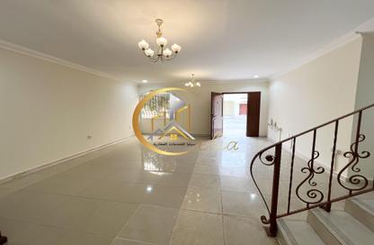 Compound - 4 Bedrooms - 3 Bathrooms for rent in Old Airport Road - Old Airport Road - Doha