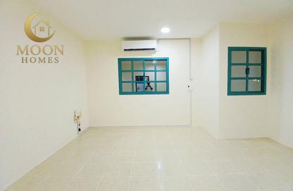 Apartment - 2 - 2 for rent in Umm Ghuwailina 4 - Umm Ghuwailina - Doha