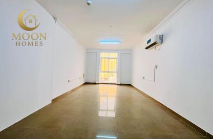 Apartment - 1 Bedroom - 1 Bathroom for rent in Umm Ghwailina Comm - Umm Ghuwalina - Umm Ghuwailina - Doha