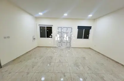 فيلا - 1 حمام للايجار في شارع ام السنيم - عين خالد - الدوحة