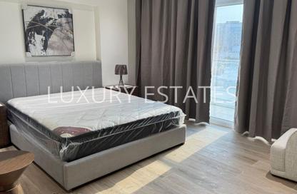 Apartment - 2 Bedrooms - 2 Bathrooms for sale in Crescent Building - Yasmeen City - Lusail