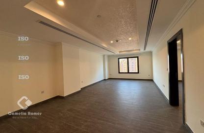 Apartment - 1 Bedroom - 2 Bathrooms for rent in East Porto Drive - Porto Arabia - The Pearl Island - Doha
