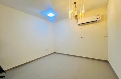 Apartment - 1 Bedroom - 1 Bathroom for rent in Bin Omran 35 - Fereej Bin Omran - Doha